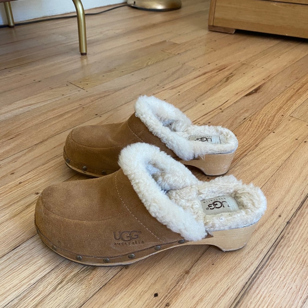 Ugg clogs
